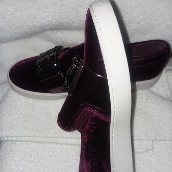 Michael Kors Shoes - Picture 2 of 4